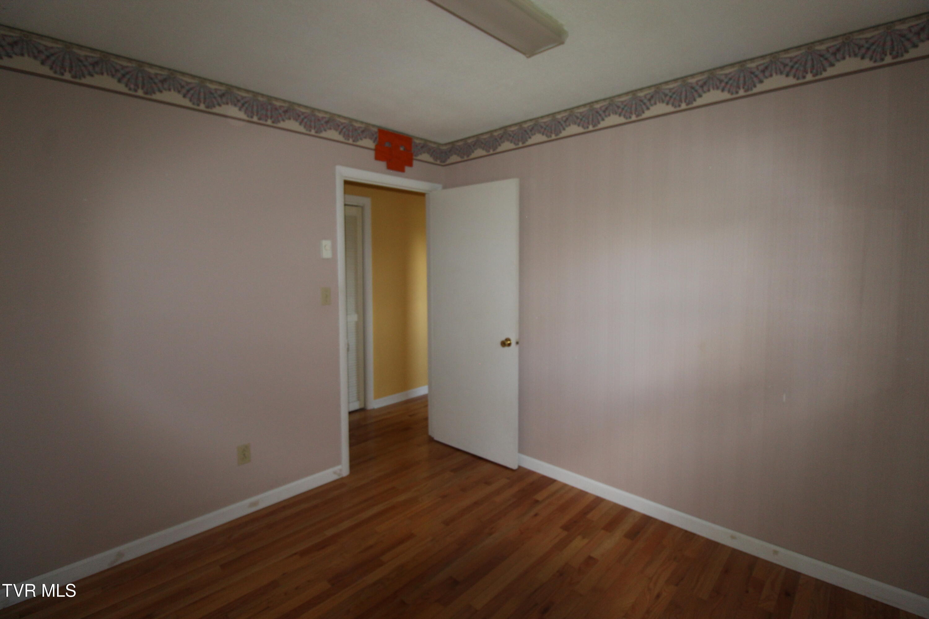 288 Hicks Road Piney Flats, TN 37686 - Photo 20 of 48 IMG_1637