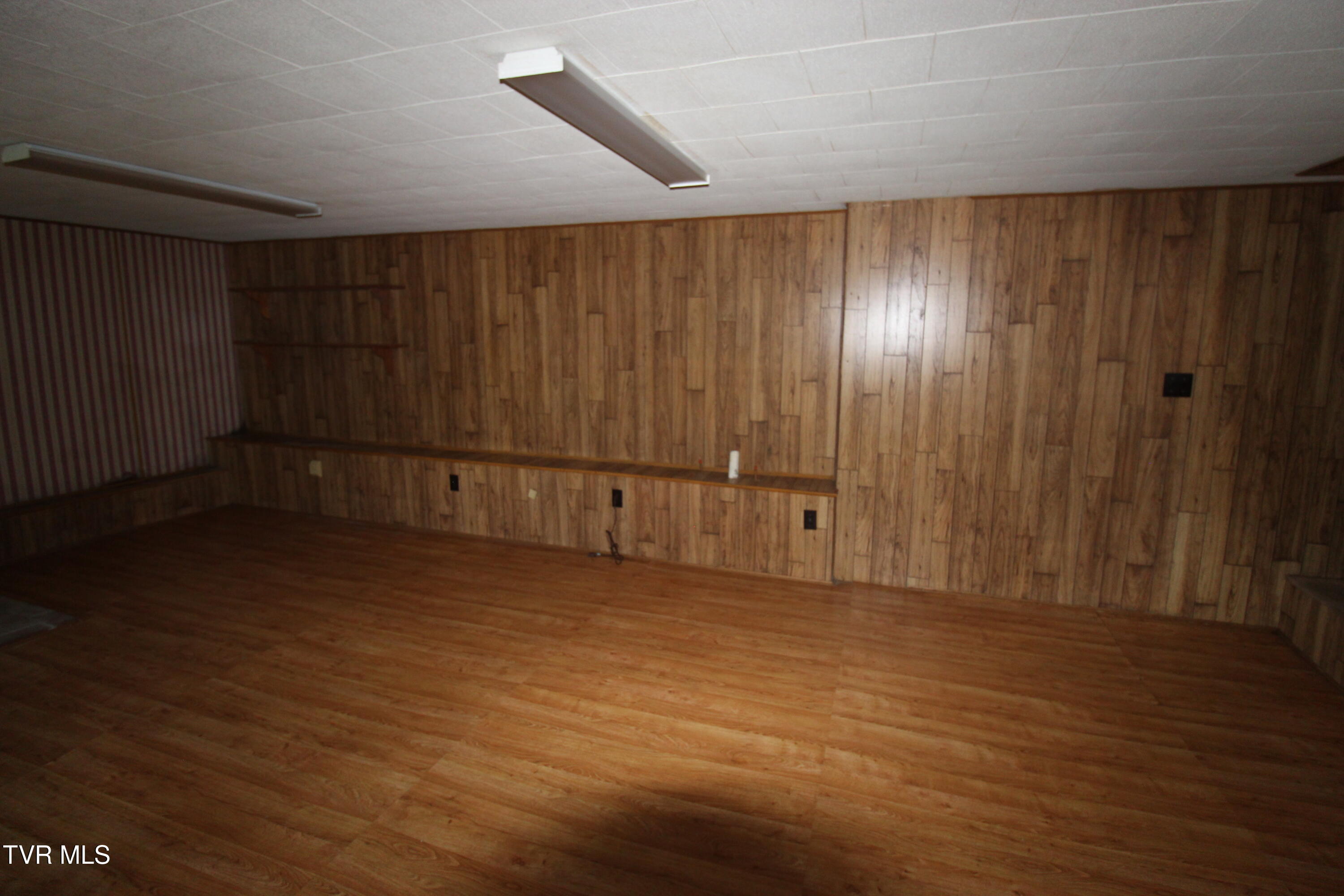 288 Hicks Road Piney Flats, TN 37686 - Photo 33 of 48 IMG_1652