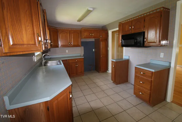 $234,900 | 288 Hicks Road, Piney Flats, TN 37686