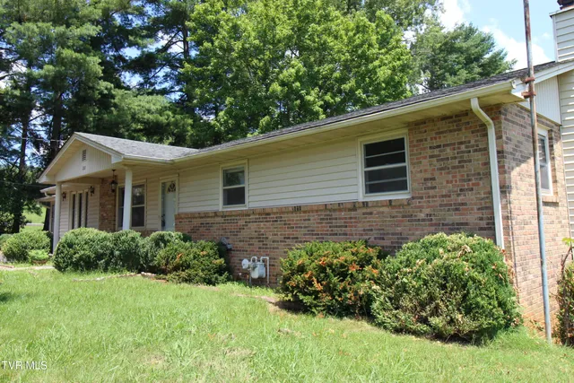 $234,900 | 288 Hicks Road, Piney Flats, TN 37686