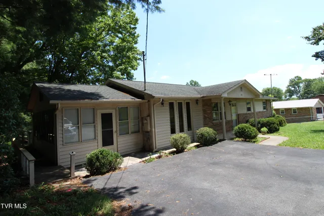 $234,900 | 288 Hicks Road, Piney Flats, TN 37686