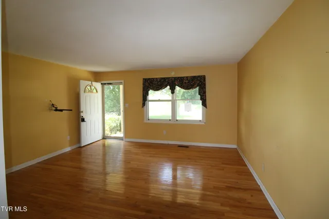 $234,900 | 288 Hicks Road, Piney Flats, TN 37686