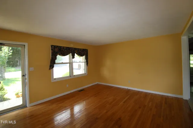 $234,900 | 288 Hicks Road, Piney Flats, TN 37686