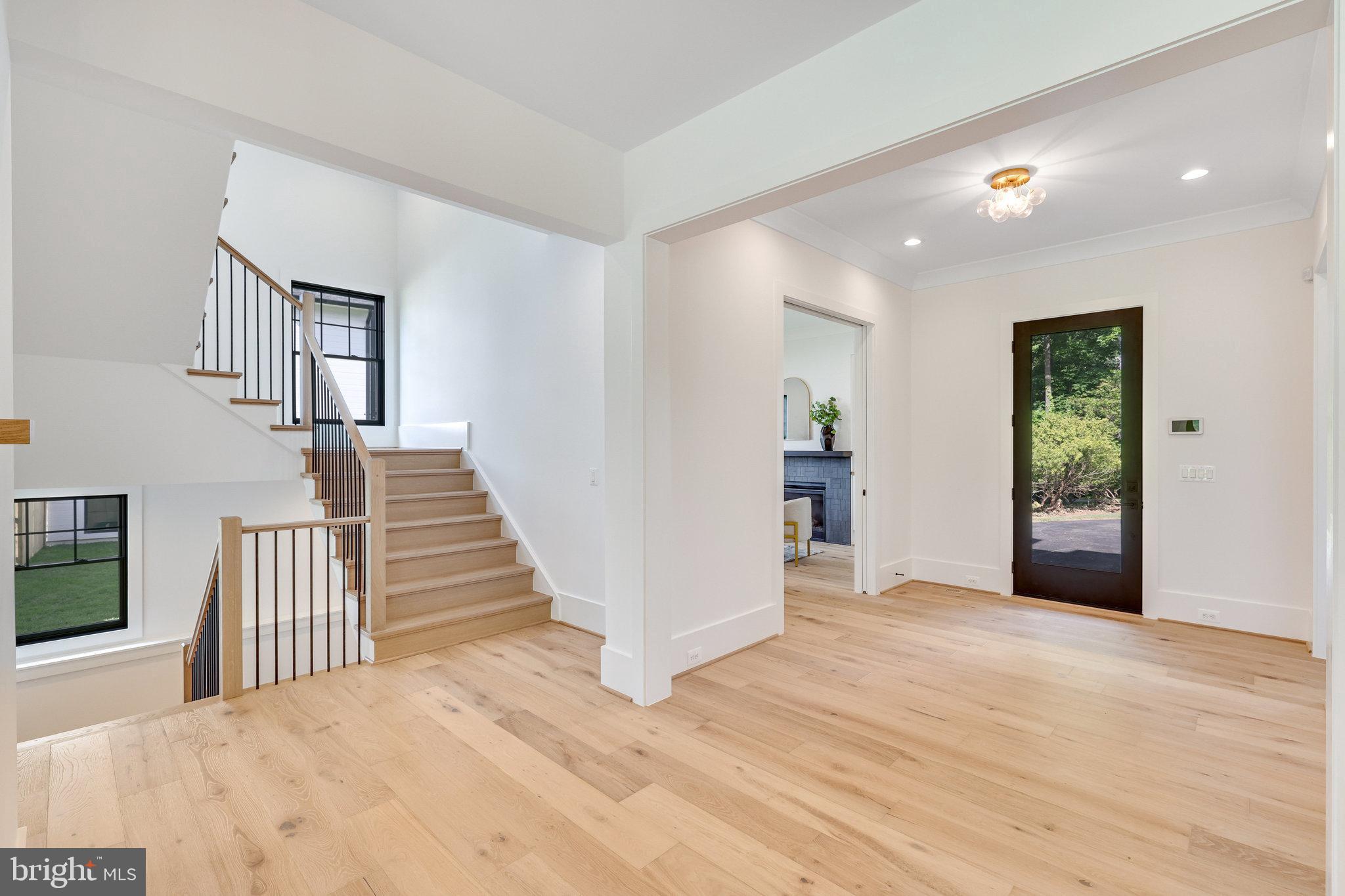 1111 Ingleside Avenue McLean, VA 22101 - Photo 6 of 99 10' Ceilings with Custom Ceiling Work