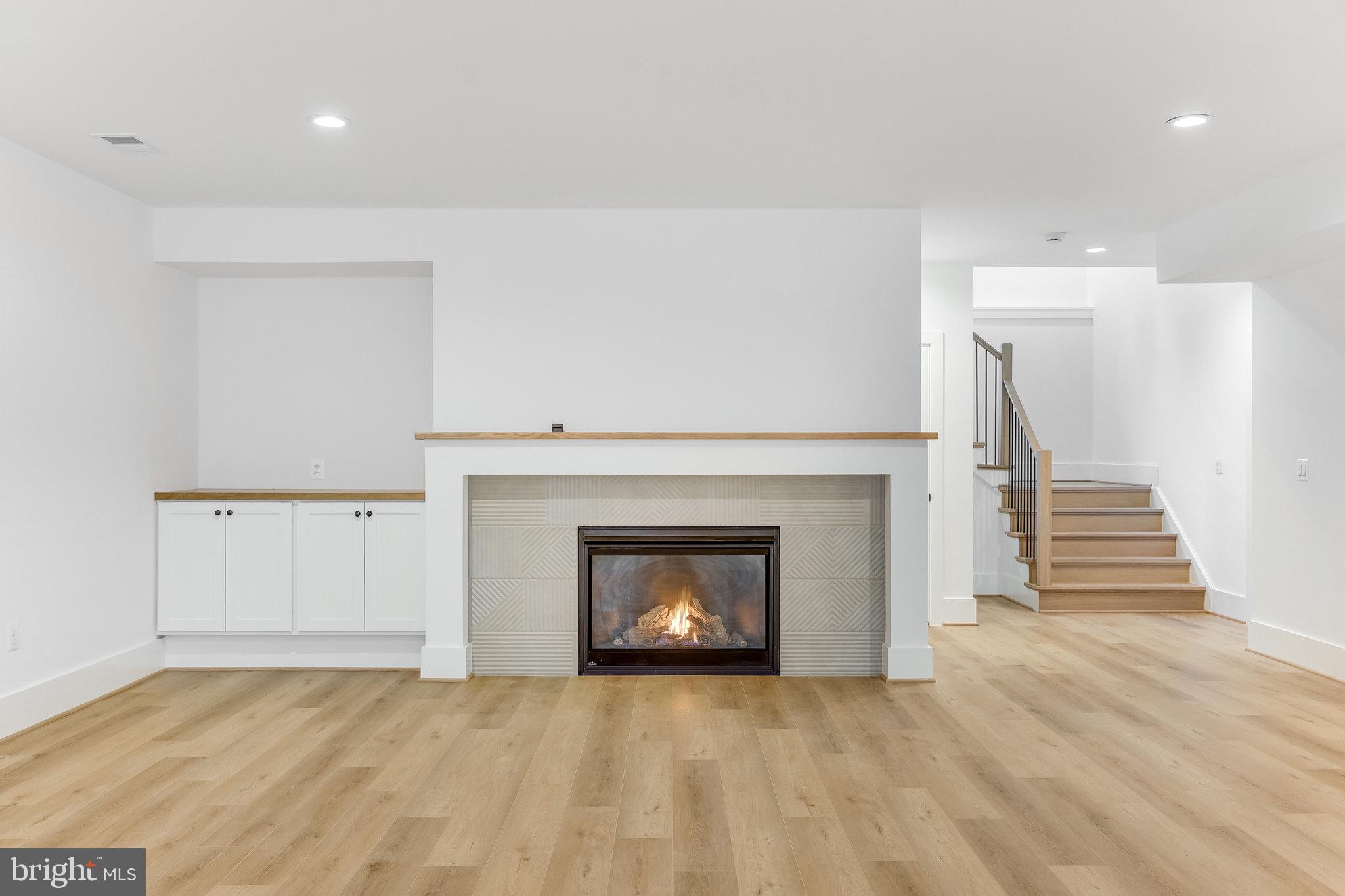 1111 Ingleside Avenue McLean, VA 22101 - Photo 72 of 99 Gas Fireplace