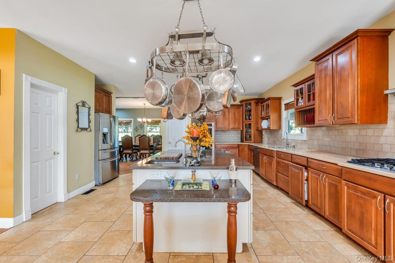 506 Moriches-Middle Island Road Manorville, NY 11949 - Photo 20 of 50