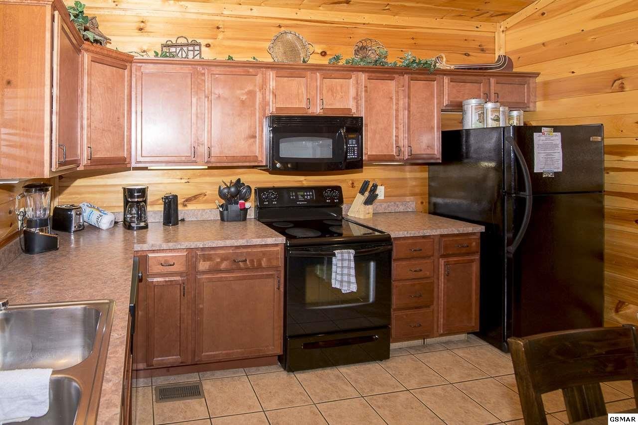 812 Resort Way, Unit ROCKYTOP Gatlinburg, TN 37738 - Photo 9 of 29 Gallery Image 9