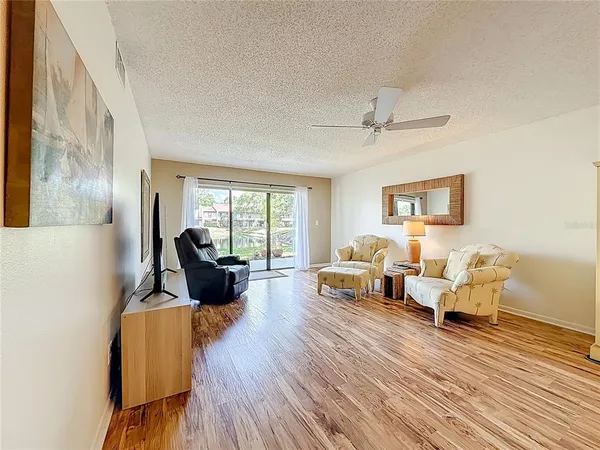 $199,900 | 3505 Tarpon Woods Boulevard, Unit P403, Palm Harbor, FL 34685