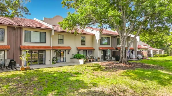 $199,900 | 3505 Tarpon Woods Boulevard, Unit P403, Palm Harbor, FL 34685