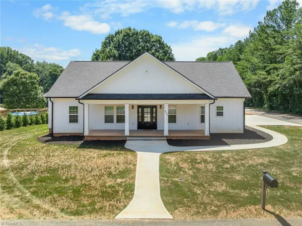 $379,000 | 465 Bremen Garden Drive, Lexington, NC 27295