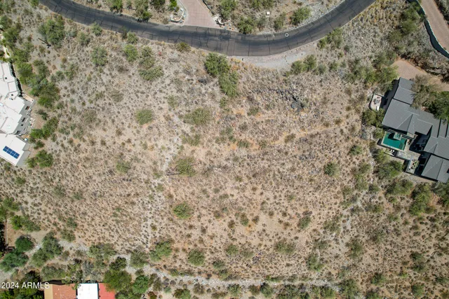 a view of a bird bath room