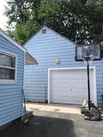 34 Georgetown Street Springfield, MA 01104 - Photo 3 of 19 Gallery Image 3