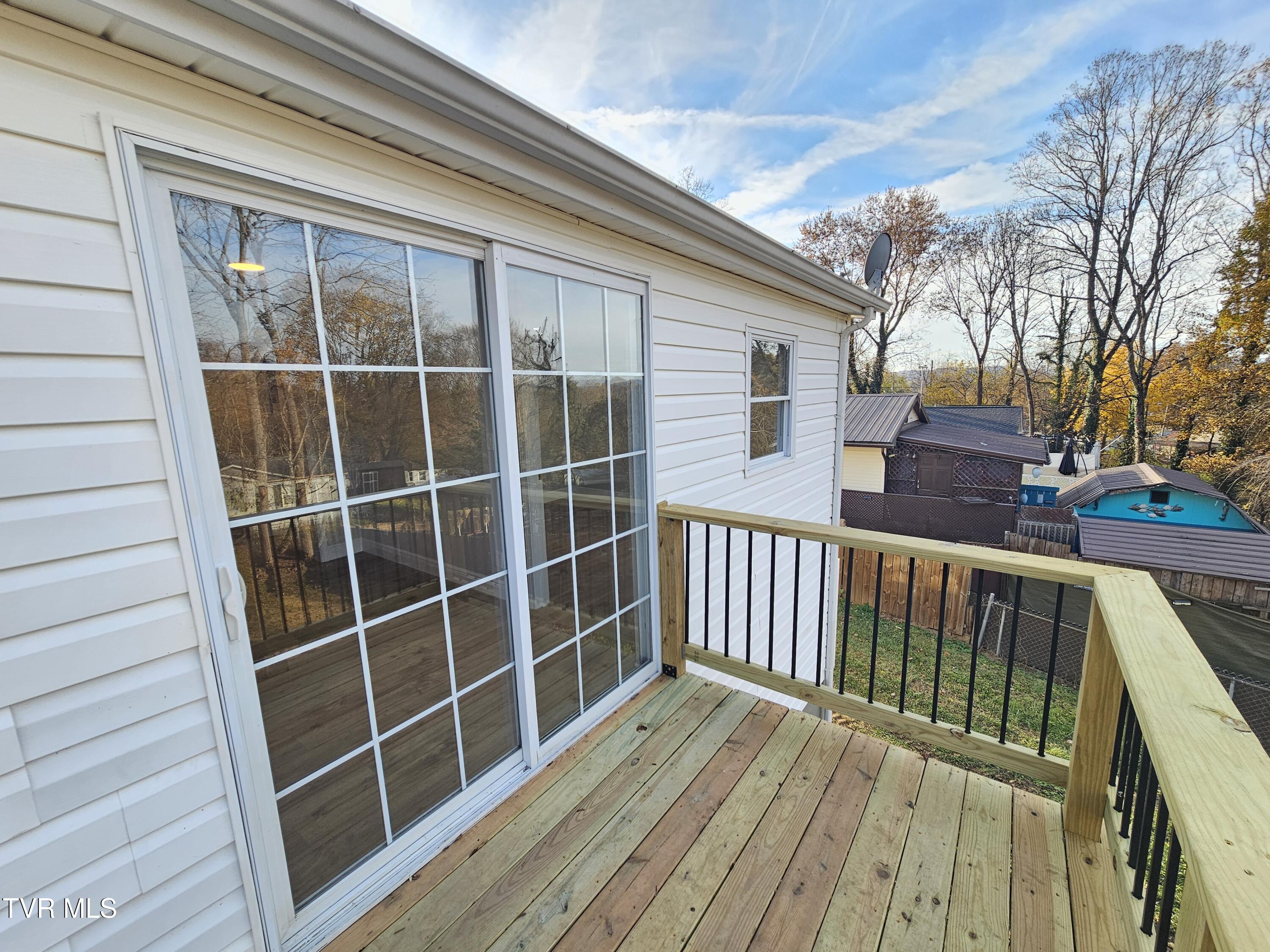 209 North Paperville Road Bristol, TN 37620 - Photo 12 of 43 20251107_154718