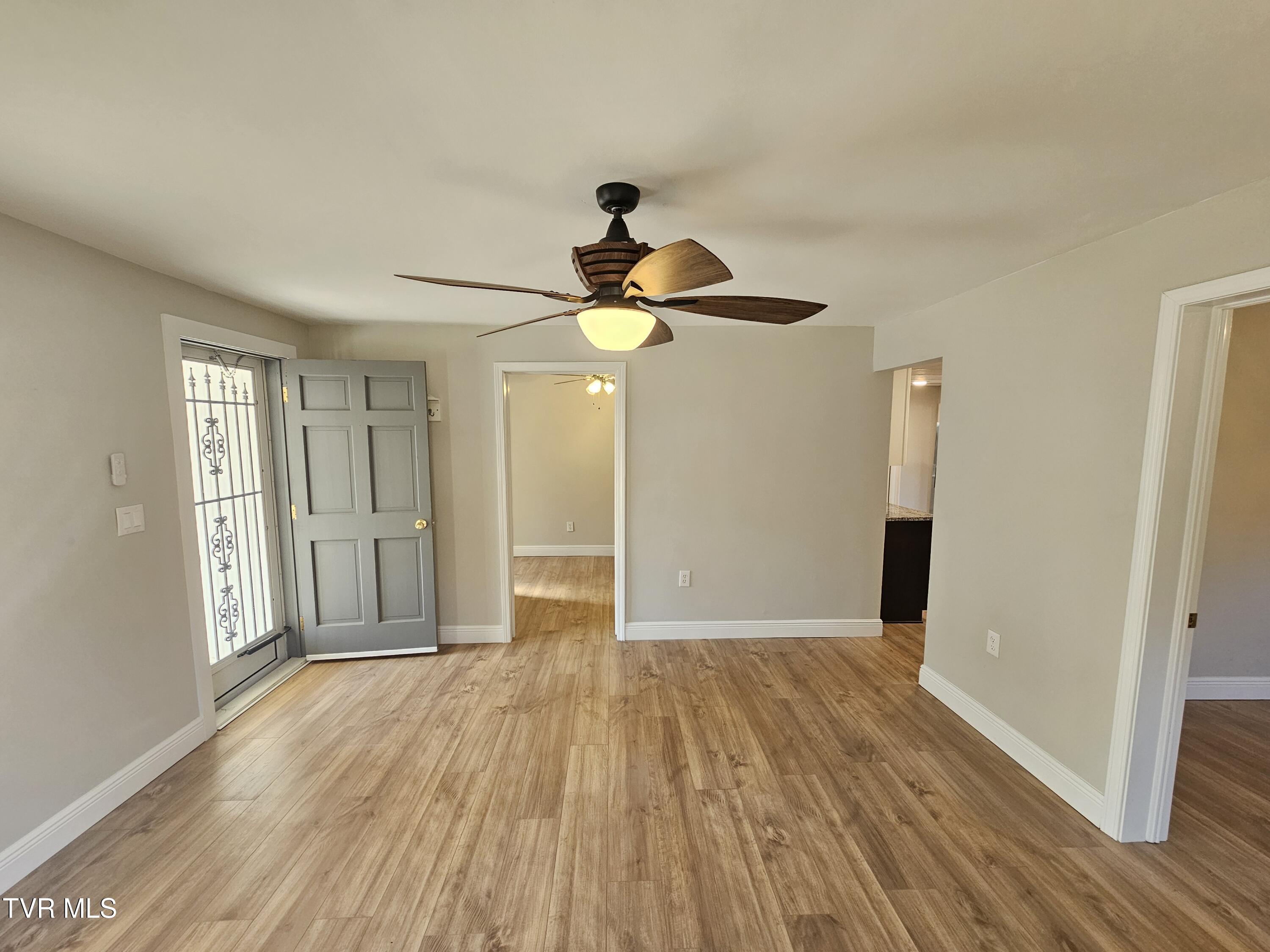 209 North Paperville Road Bristol, TN 37620 - Photo 14 of 43 20251107_151957