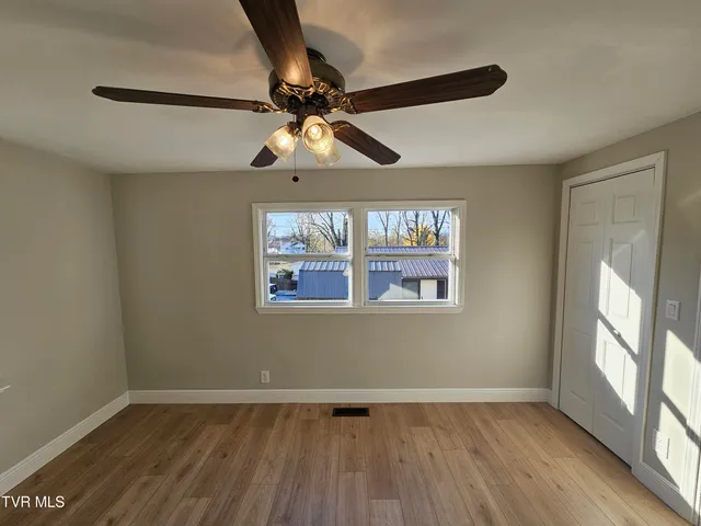 $249,999 | 209 North Paperville Road, Bristol, TN 37620