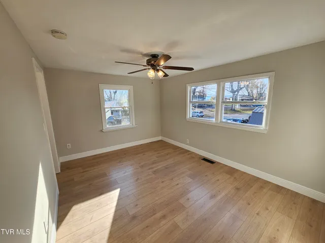 $249,999 | 209 North Paperville Road, Bristol, TN 37620