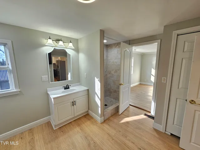 $249,999 | 209 North Paperville Road, Bristol, TN 37620