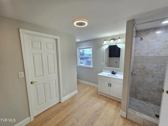 $249,999 | 209 North Paperville Road, Bristol, TN 37620