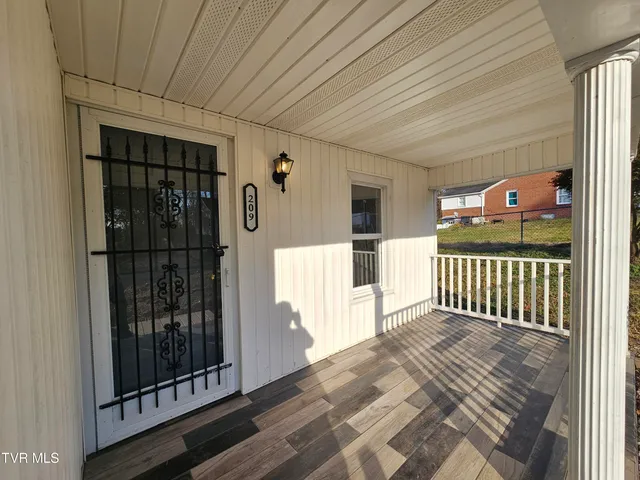 $249,999 | 209 North Paperville Road, Bristol, TN 37620