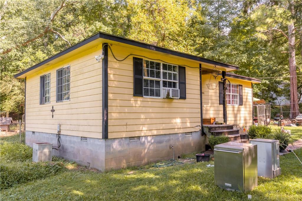 1040 Laboon Road Monroe, GA 30655 - Photo 4 of 19 Gallery Image 4