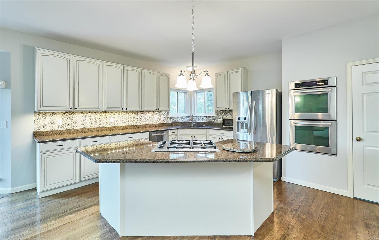 570 Castle Ridge Drive Ballwin, MO 63021 - Photo 18 of 65 Gallery Image 18
