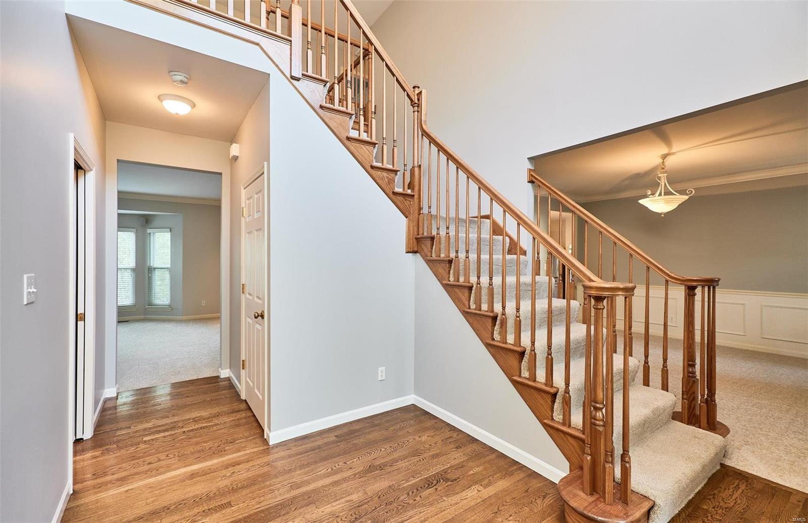 570 Castle Ridge Drive Ballwin, MO 63021 - Photo 6 of 65 Gallery Image 6