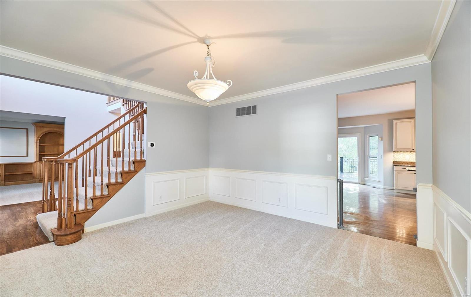 570 Castle Ridge Drive Ballwin, MO 63021 - Photo 8 of 65 Gallery Image 8