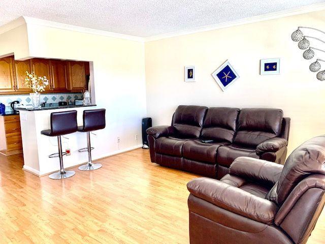 124 Suffolk C Boca Raton, FL 33434 - Photo 6 of 30 Living Room