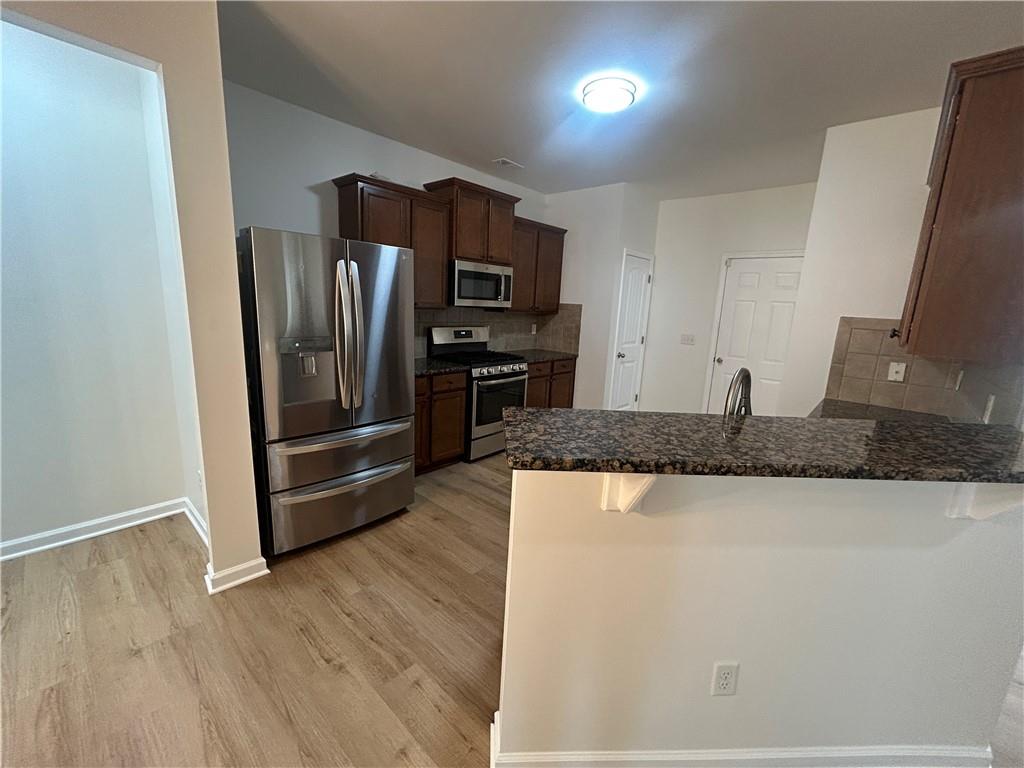 825 Stonehaven Road Southwest Atlanta, GA 30331 - Photo 11 of 22 Gallery Image 11