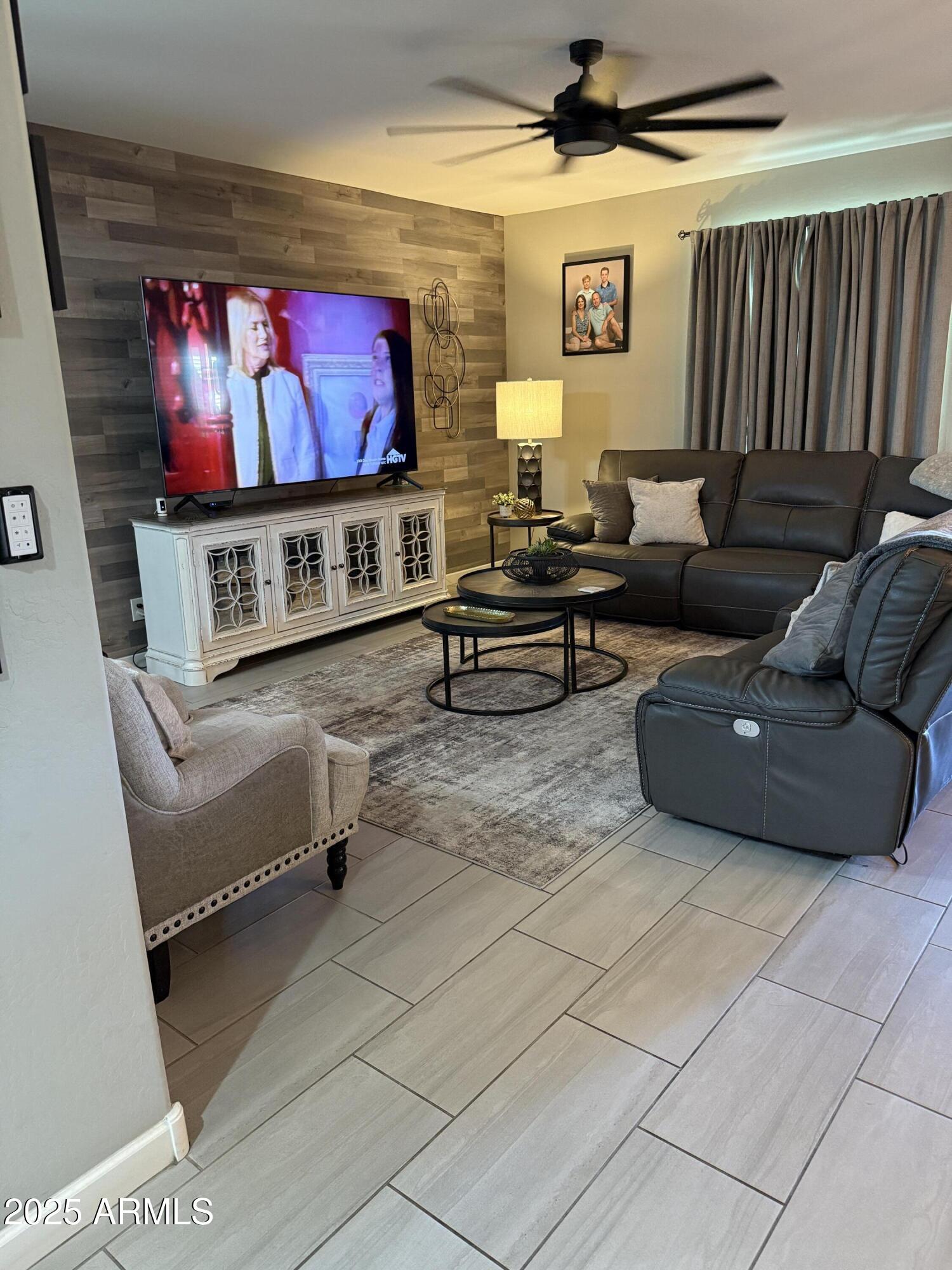 10622 West Crown King Road Tolleson, AZ 85353 - Photo 4 of 17 IMG_6366