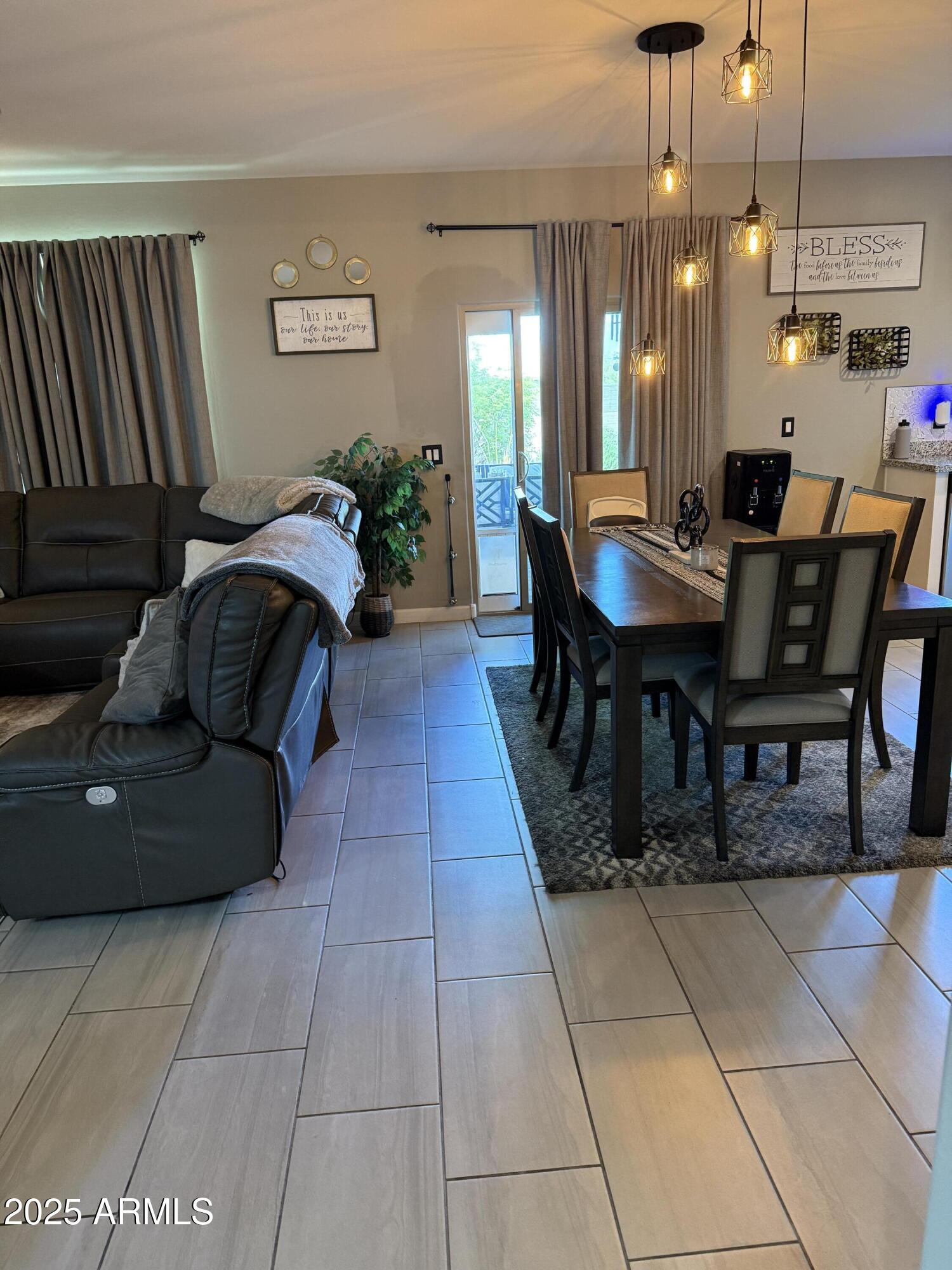 10622 West Crown King Road Tolleson, AZ 85353 - Photo 6 of 17 IMG_6367