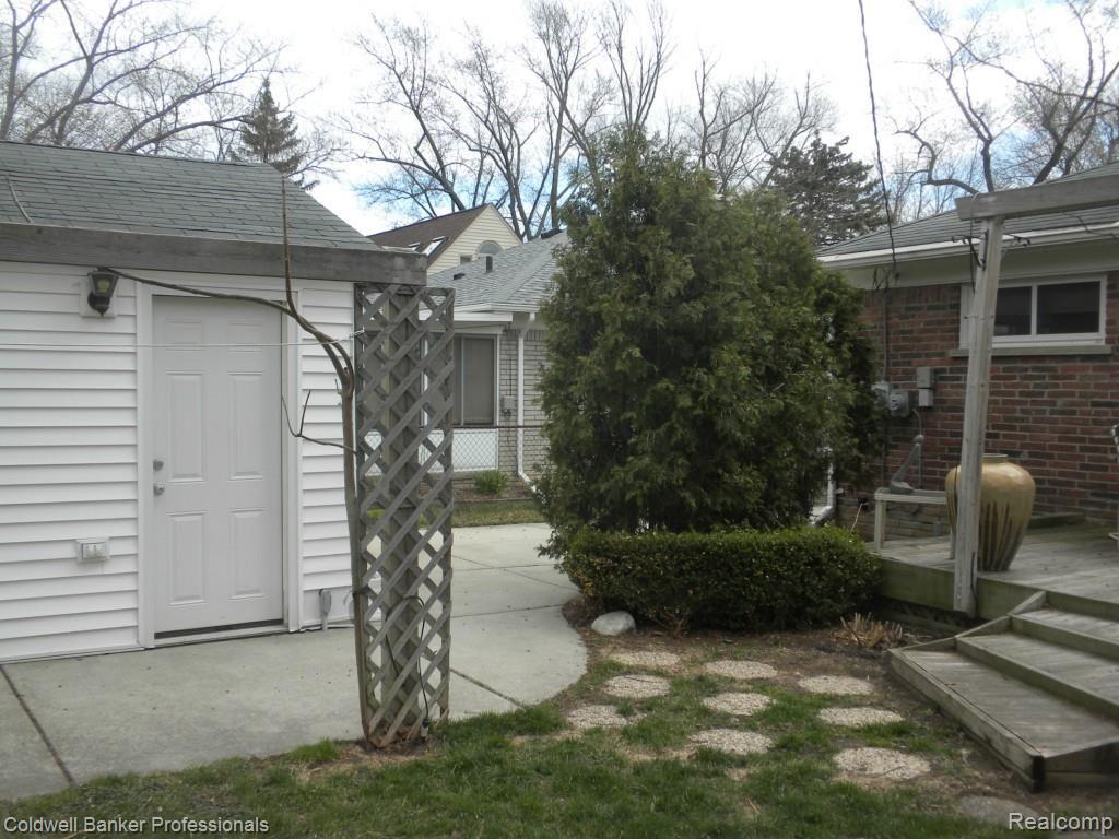 1456 Franklin Road Berkley, MI 48072 - Photo 25 of 26 DSCN6091.jpg