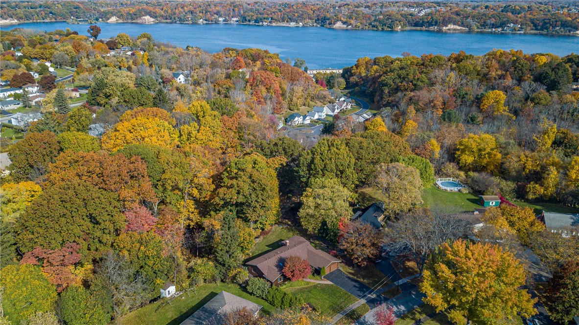 72 Conmar Drive Irondequoit, NY 14609 - Photo 4 of 50