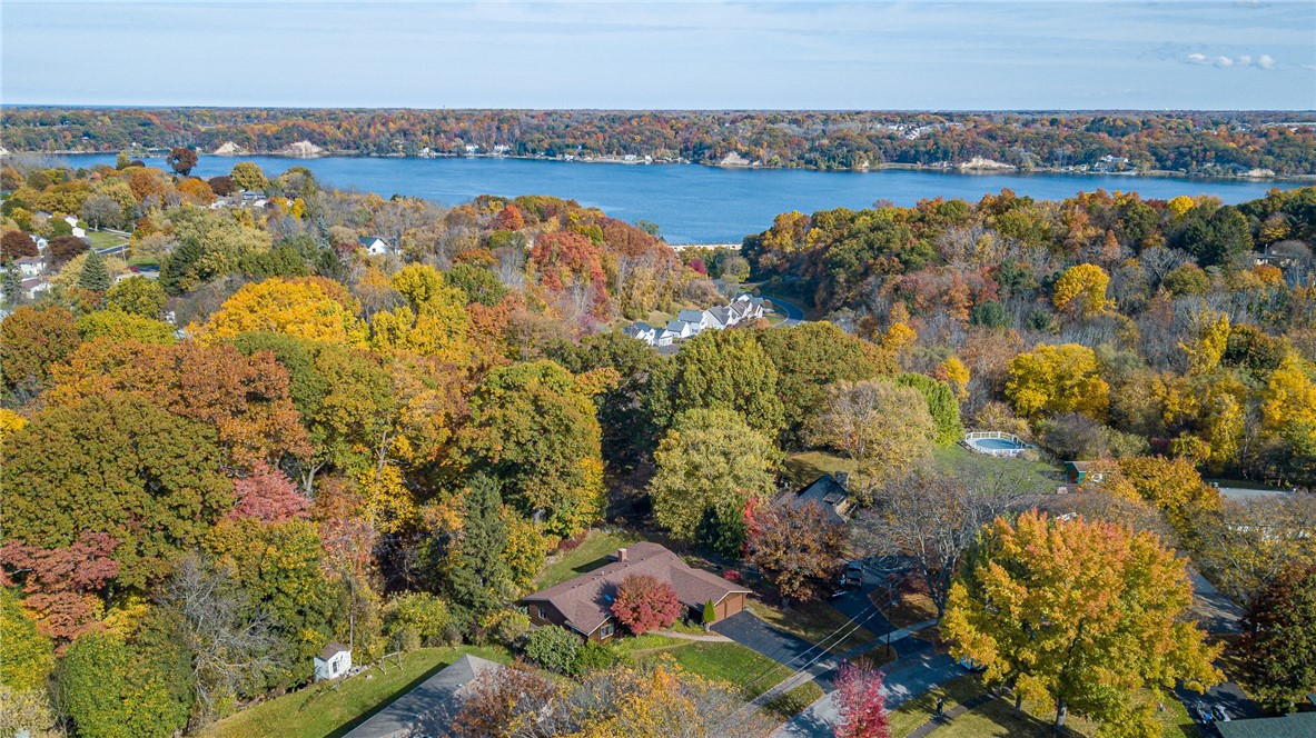 72 Conmar Drive Irondequoit, NY 14609 - Photo 5 of 50