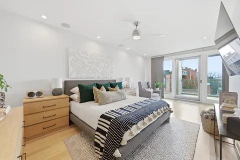 $1,850,000 | 2748 North Lakewood Avenue, Unit 4, Chicago, IL 60614