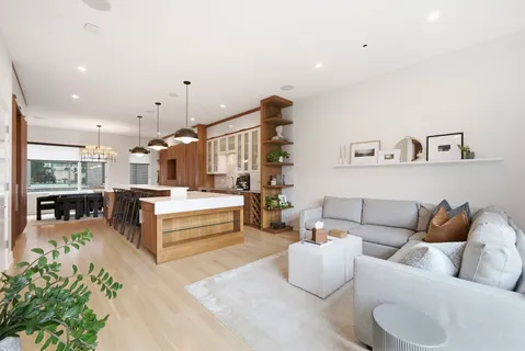 $1,850,000 | 2748 North Lakewood Avenue, Unit 4, Chicago, IL 60614