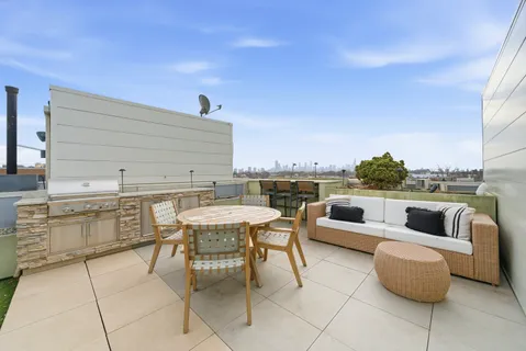 $1,850,000 | 2748 North Lakewood Avenue, Unit 4, Chicago, IL 60614