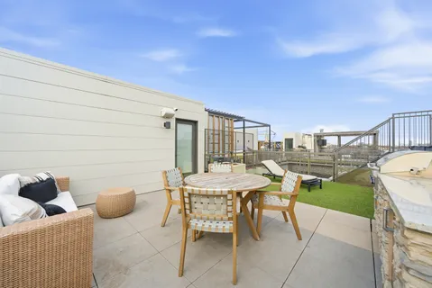 $1,850,000 | 2748 North Lakewood Avenue, Unit 4, Chicago, IL 60614