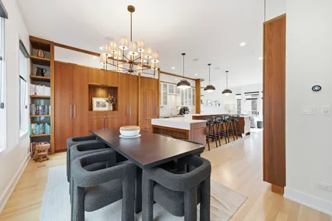 $1,850,000 | 2748 North Lakewood Avenue, Unit 4, Chicago, IL 60614