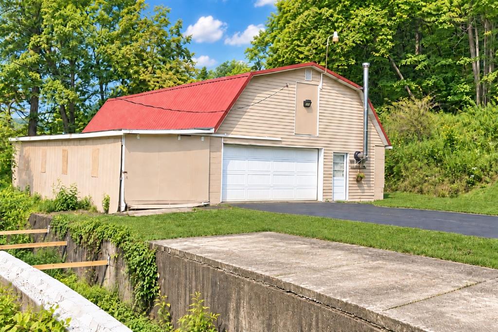 1730 Dime Road Vandergrift, PA 15690 - Photo 13 of 16 Gallery Image 13