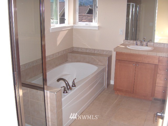 583 Alpine Ridge Place Northwest Issaquah, WA 98027 - Photo 10 of 14