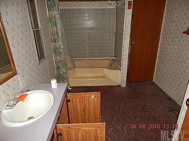 4055 Pigtail Road Lenoir, NC 28645 - Photo 4 of 15 Gallery Image 4