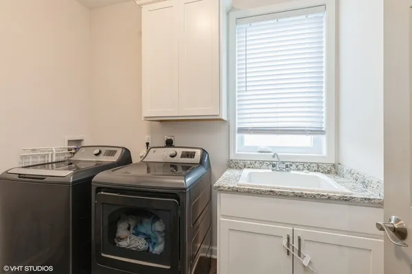 $610,000 | 7870 Glenwood Drive, Roscoe, IL 61073