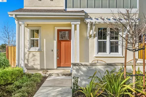 a view of a entryway with a outdoor space