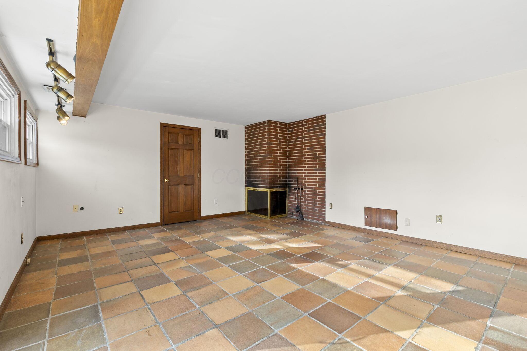 6637 Merwin Road Columbus, OH 43235 - Photo 43 of 65 60-web-or-mls-6637MerwinRoad_Hommati102