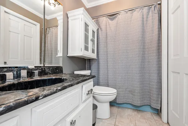 $279,900 | 2337 Valley View Lane, Park Forest, IL 60466
