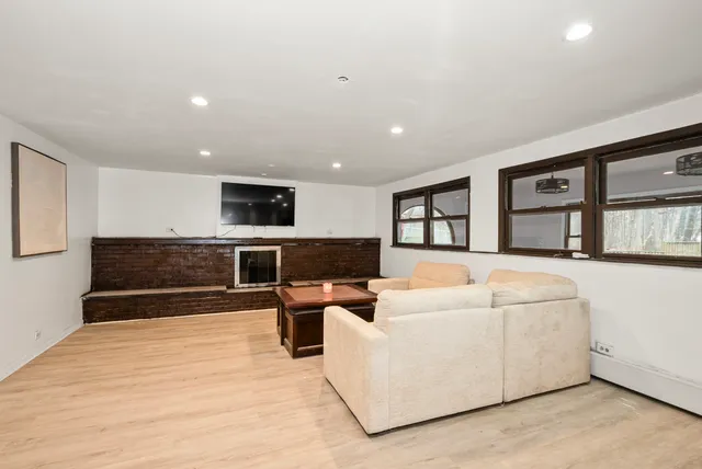 $299,900 | 2337 Valley View Lane, Park Forest, IL 60466