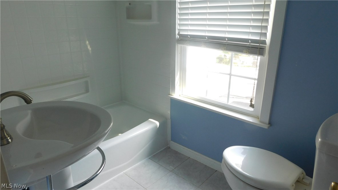 1283 Gordon Road Lyndhurst, OH 44124 - Photo 13 of 21 Gallery Image 13