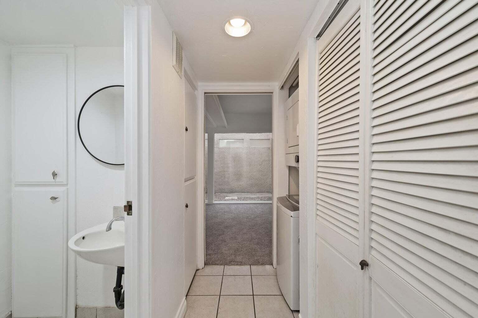 71861 Eleanora Lane Rancho Mirage, CA 92270 - Photo 16 of 22 a bathroom with a shower