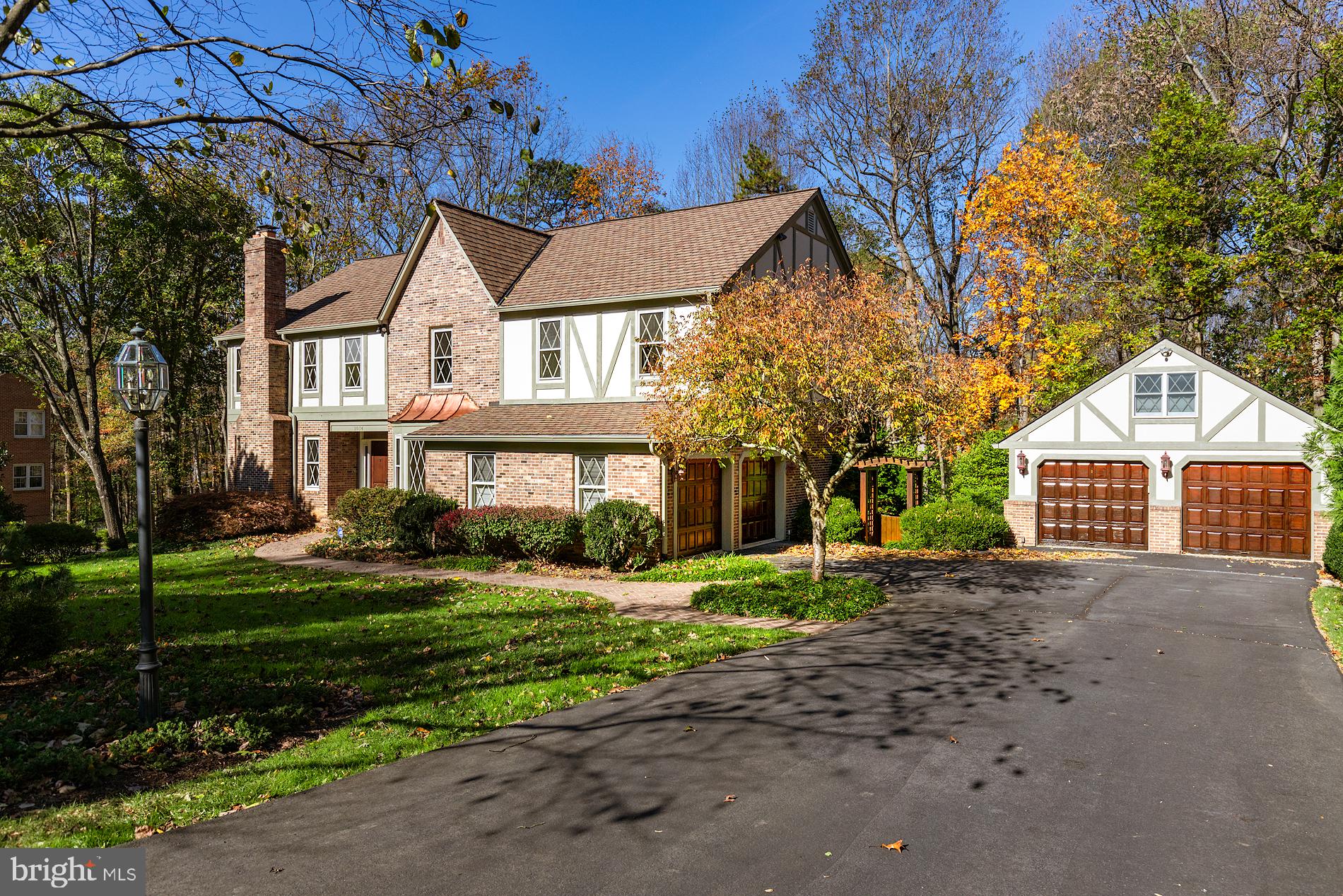 2014 Spring Branch Drive Vienna, VA 22181 - Photo 2 of 65 Gallery Image 2